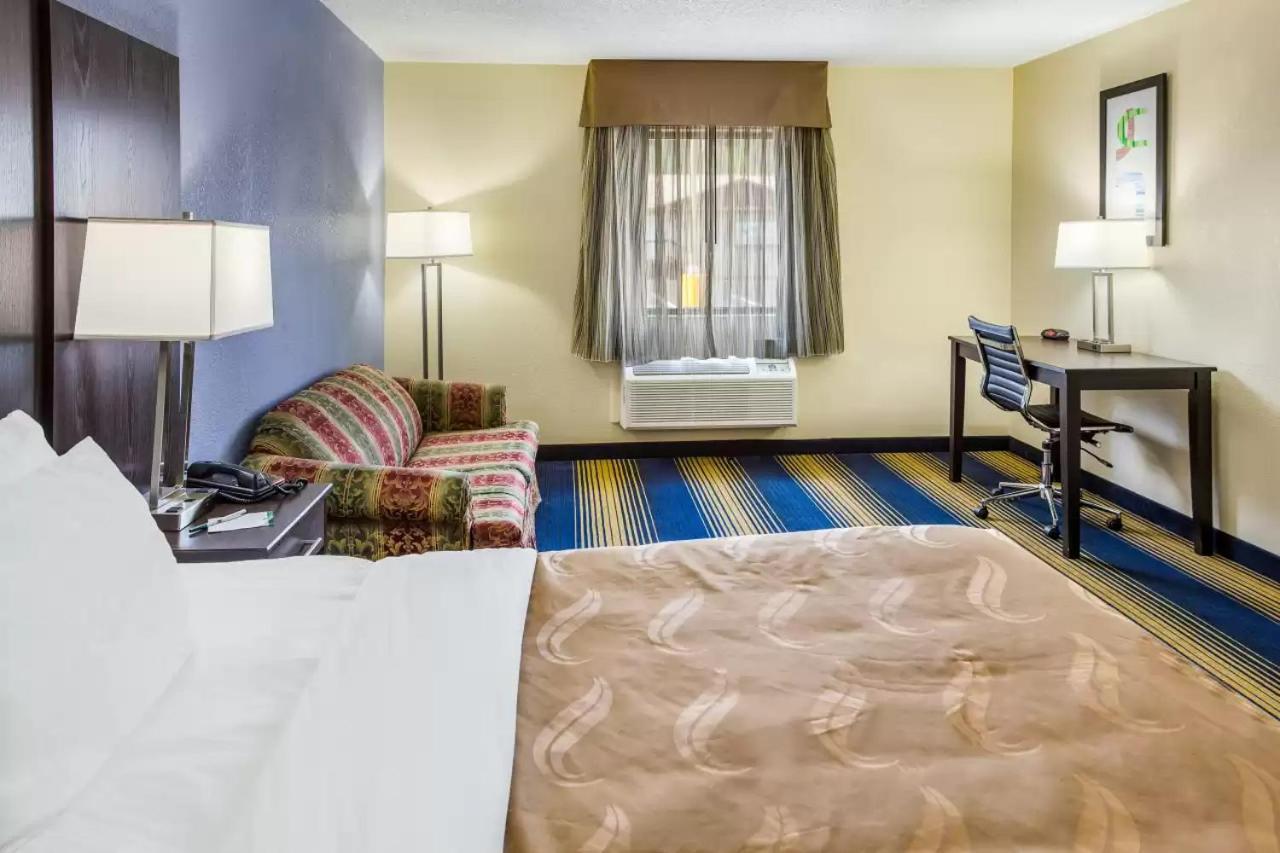 Quality Inn Charleston Buitenkant foto